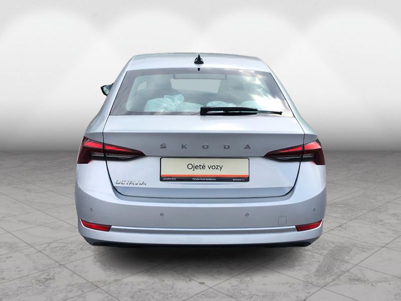 Škoda Octavia 2.0 TDi AMBITION - fotka 9 z 28