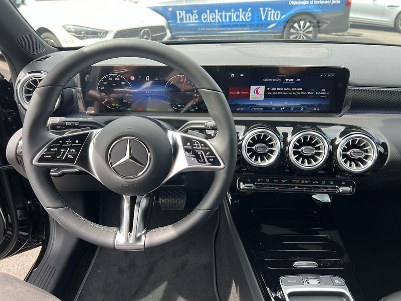 Mercedes-Benz Třídy A 250e s hybridní technologií EQ - fotka 13 z 23