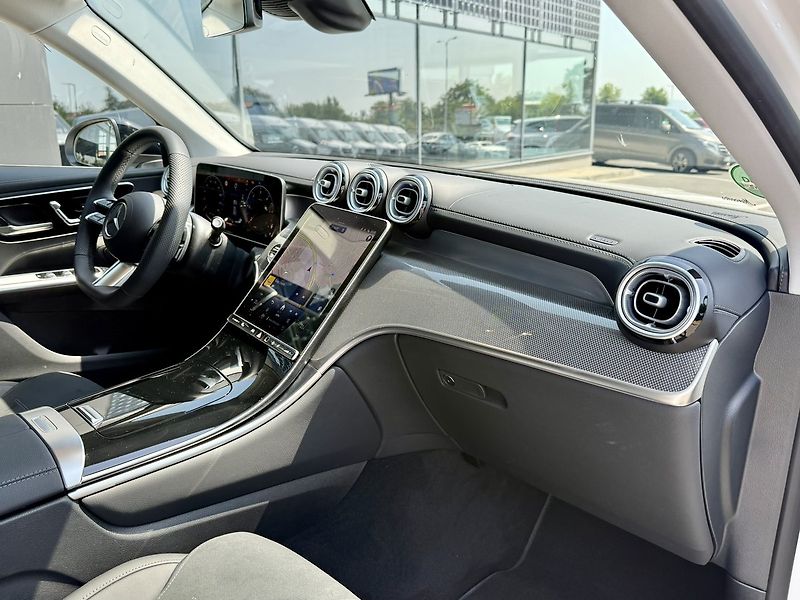 Mercedes-Benz GLC (2025) 200 d 4MATIC - fotka 38 z 45