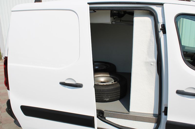 Peugeot Partner 1,6 HDI Chlaďák + klima - fotka 8 z 19