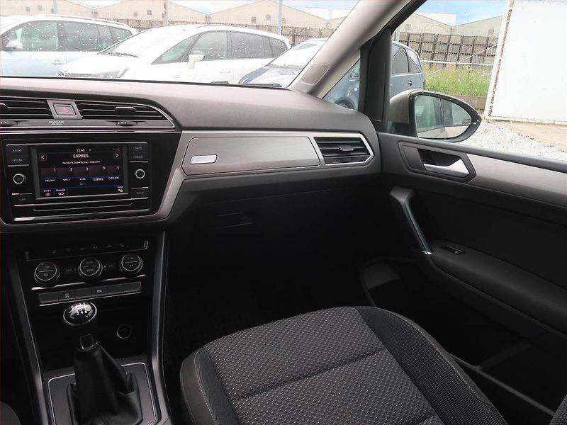 Volkswagen Touran (2017) 1.4 TSI, Tempomat - fotka 8 z 16