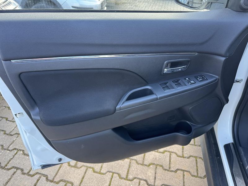 Mitsubishi ASX 1,6MIVEC INVITE+ - fotka 7 z 20
