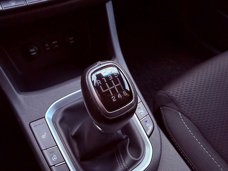 Hyundai i30 1.4 T-GDi Trend, Serviska - fotka 21 z 27