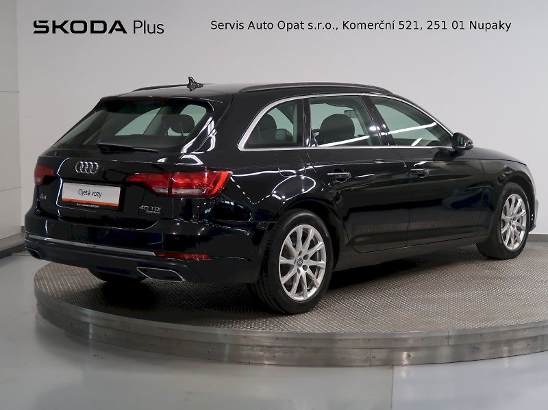 Audi A4 (2019) 40TDI 140KW 4x4 WEBASTO NAVI - fotka 2 z 39