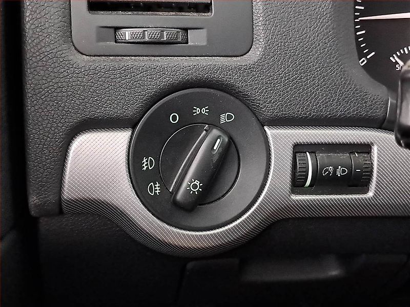 Škoda Octavia (2010) 1.6 TDI, Serv.kniha, Tempomat - fotka 16 z 17