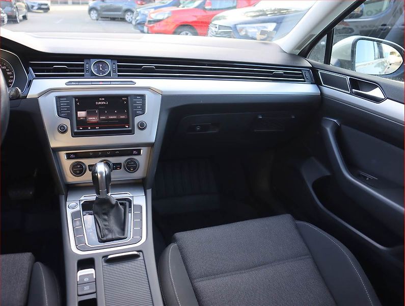 Volkswagen Passat (2015) 2.0 TDI, Automat, Serv.kniha - fotka 8 z 21