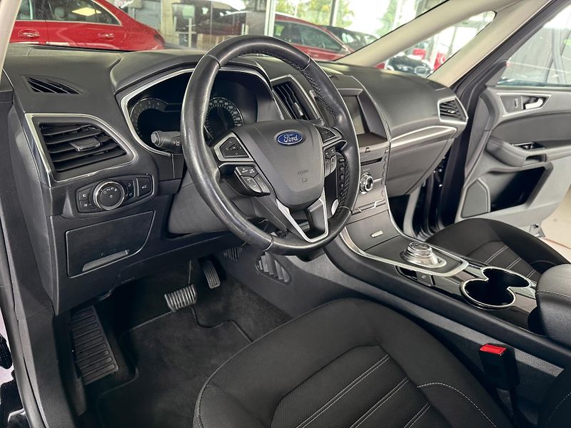 Ford Galaxy 2,0EcoBlue*AT8*140kW*FullLED - fotka 11 z 40