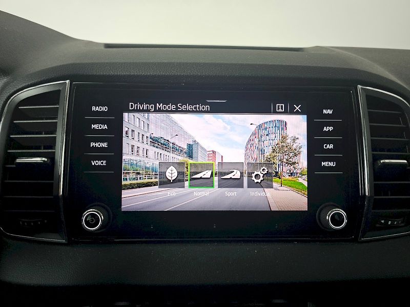 Škoda Karoq (2025) 1.5TSi 110kW DSG TOP SELECTION - fotka 13 z 31