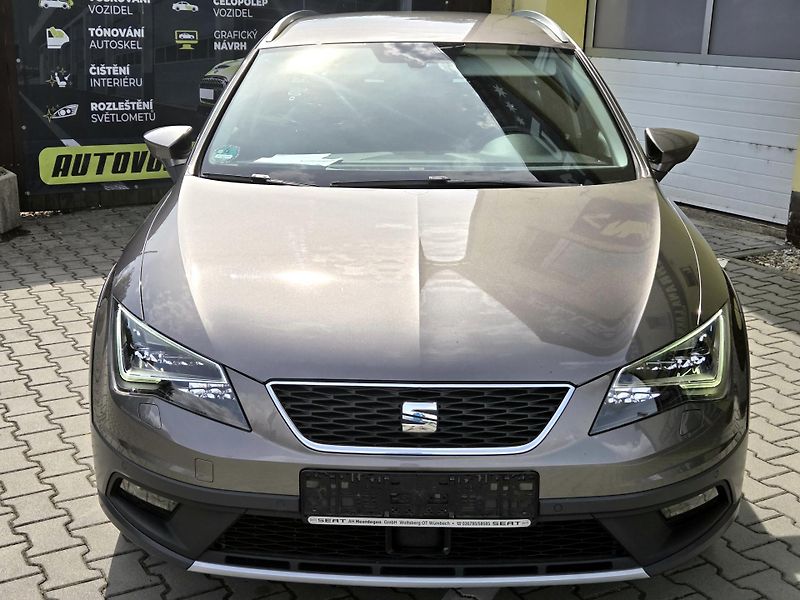 Seat Leon 2,0TDi xPERIENCE 4drive ROZVOD - fotka 2 z 51