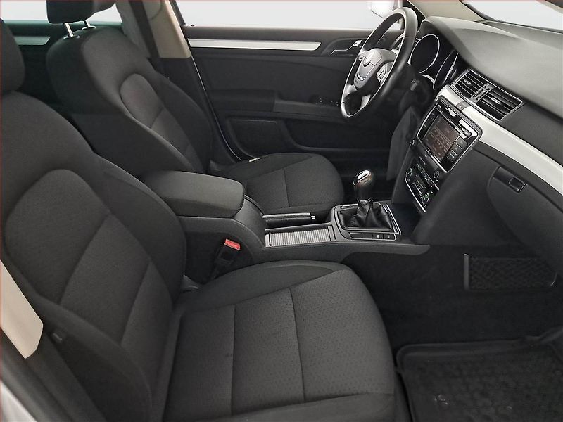 Škoda Superb (2010) 2.0 TDI, 4X4, Xenony - fotka 9 z 16
