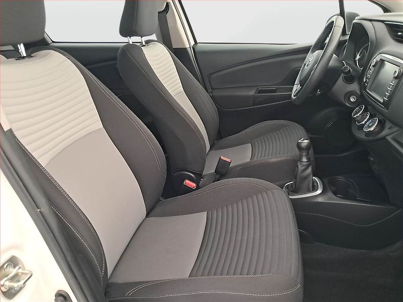 Toyota Yaris (2018) 1.0 VVT-i, ČR,1.maj, Tempomat - fotka 9 z 22