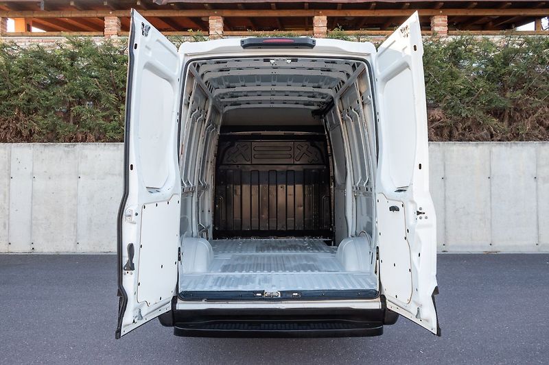 Iveco Daily 2.3 93kW 35S13 L2H2T*TEMPOMAT* - fotka 16 z 19