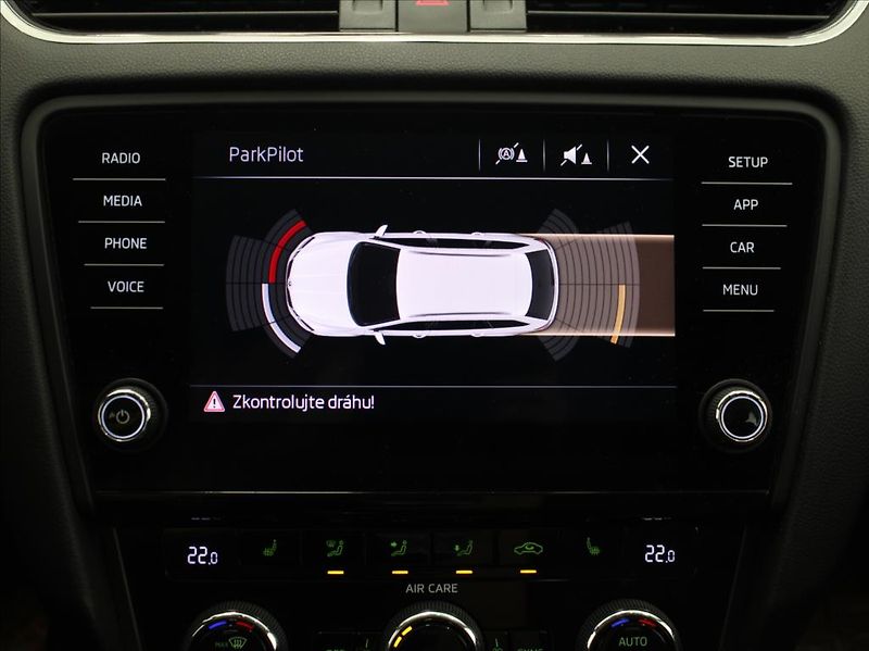 Škoda Octavia 1,6 TDi Style Kessy 1.maj ČR - fotka 13 z 24
