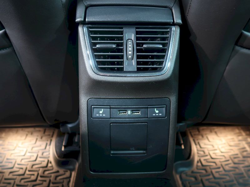 Škoda Octavia (2019) LAURIN&KLEMENT 2.0TDI 135KW 4x - fotka 36 z 40