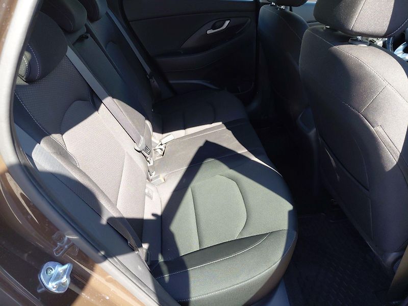Hyundai i30 (2017) 1,6 CRDi 81 kW STYLE - fotka 20 z 24