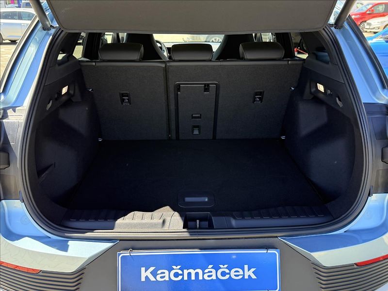 Ford Explorer BEV Premium 210kW - fotka 13 z 36
