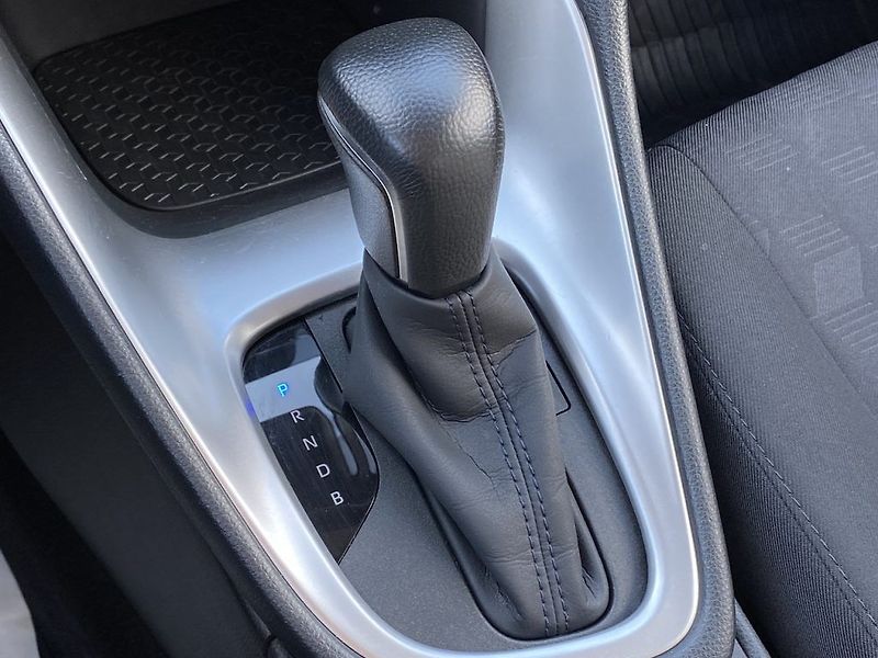 Toyota Yaris 1.5HEV, ČR-1m, Comfort, DPH - fotka 24 z 30