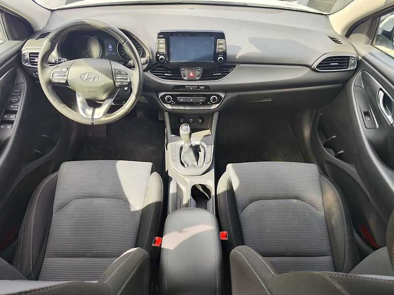 Hyundai i30 1.0 T-GDI/88kW Comfort - fotka 11 z 28