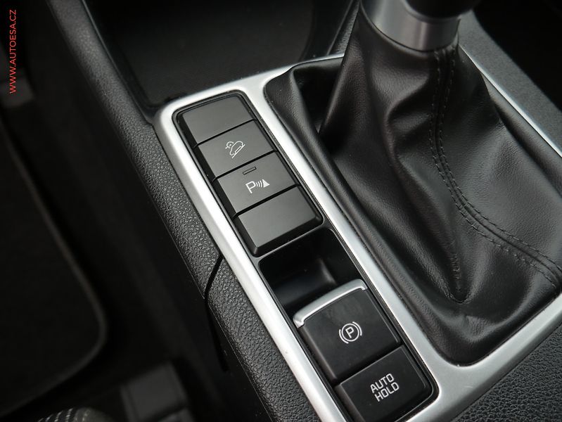 Kia Sportage (2018) 1.6T-GDI, 2.maj,ČR, navi - fotka 22 z 25