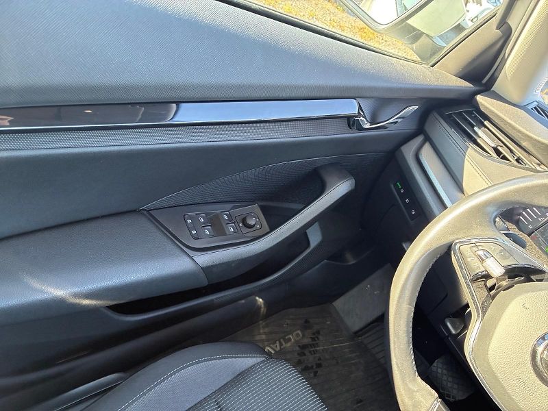 Škoda Octavia (2021) AMBITION 1.5e-TEC 110kW CZ DPH - fotka 11 z 11