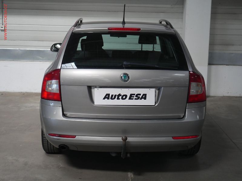Škoda Octavia (2012) 1.6 TDI, ČR, AC, TZ, temp - fotka 5 z 17
