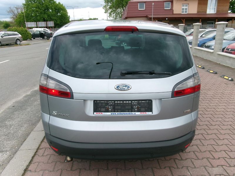 Ford S-MAX 2,0TDCi PANORAMA AC TEMP - fotka 5 z 23