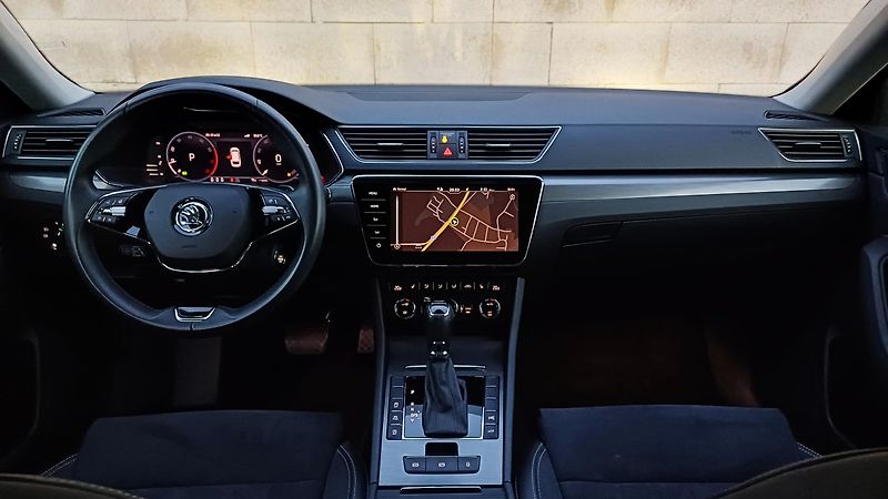 Škoda Superb 2.0 TSI 140kW WEBASTO-TZ-DPH  - fotka 19 z 37