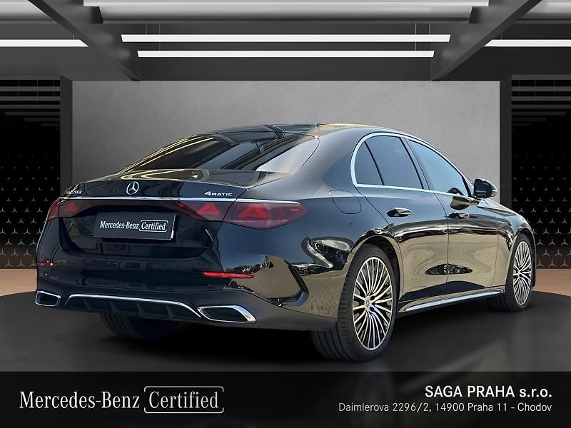 Mercedes-Benz Třídy E 220 d 4MATIC AMG Line Panorama - fotka 4 z 18