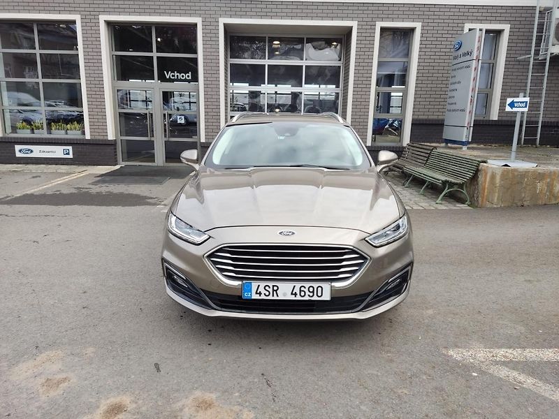 Ford Mondeo (2019) 2.0 Hybrid 187k Titanium - fotka 2 z 14