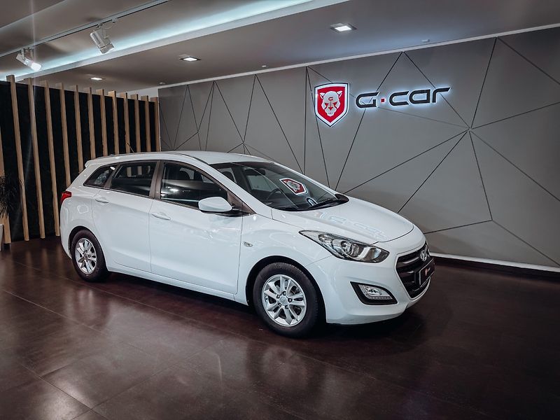 Hyundai i30 1.6CRDi 81kW - fotka 3 z 27