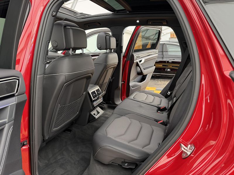 Volkswagen Touareg 3.0Tdi*210kw*1-MAJ*DPH*R-Line* - fotka 12 z 50