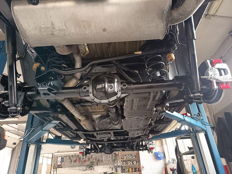 Jeep Wrangler (2021) SAHARA 4x4 Unlimited, TOP   - fotka 42 z 52