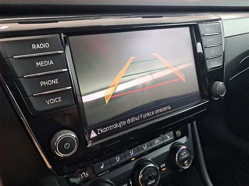 Škoda Superb (2015) Style Plus 1.6 TDI, Automat - fotka 21 z 24