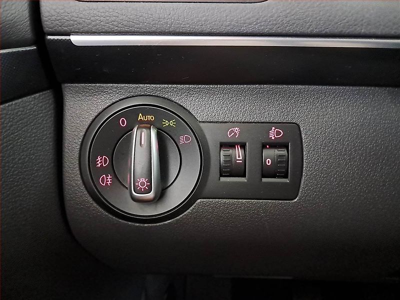 Volkswagen Touran (2012) Highline 1.6 TDI, Tempomat - fotka 16 z 16