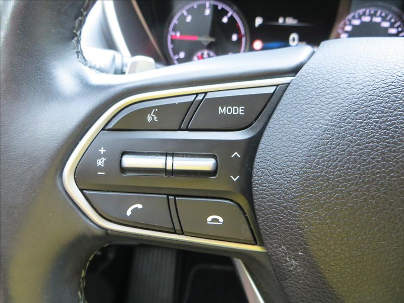 Hyundai Santa Fe 2,2 CRDi 142kW AUT Smart ČR - fotka 23 z 29