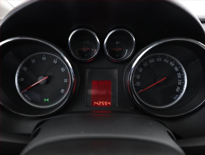 Opel Astra (2011) 1.4 16V, jezdí výborně - fotka 9 z 17