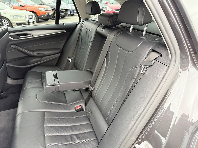 BMW Řada 5 520d XDRIVE 140kW - fotka 30 z 33