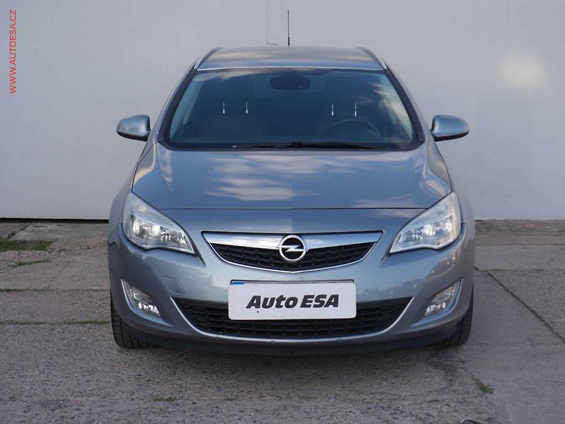 Opel Astra (2012) 1.4 Turbo, servis.kniha - fotka 2 z 18