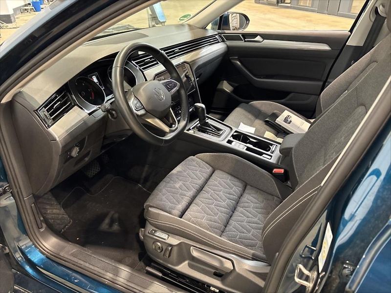 Volkswagen Passat 2,0 TDI TAŽNÉ KAMERA EL.KUFR - fotka 7 z 11