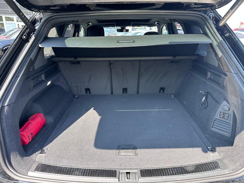 Volkswagen Touareg R 3.0 TSI 250kW - fotka 19 z 21