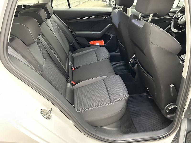 Škoda Octavia 1.5 TSI  Ambition   Plus - fotka 23 z 30