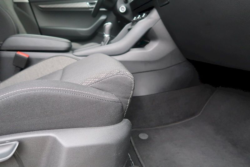 Škoda Karoq (2025) Top Selection 1.5 TSI 110 kW - fotka 21 z 28
