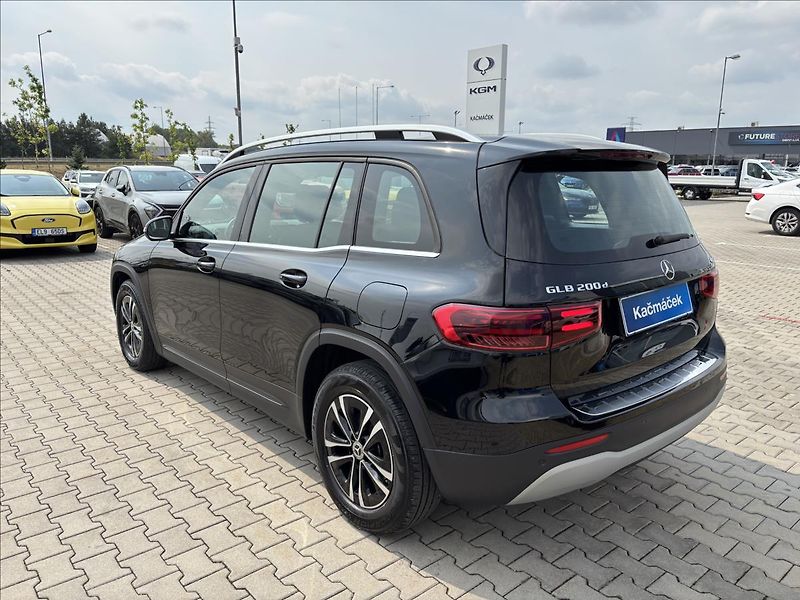 Mercedes-Benz GLB 2,0 200d 110kW 4Matic DCT - fotka 3 z 52