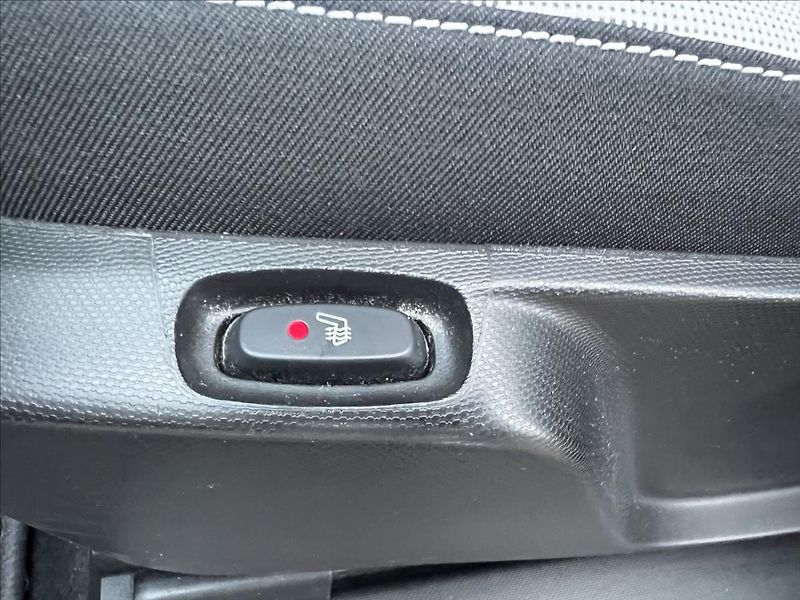 Renault Twingo 1,0 i,Navi,Výhřev sed., - fotka 23 z 24