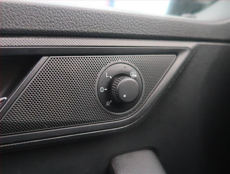 Škoda Fabia (2016) 1.2 TSI, Tempomat - fotka 18 z 26
