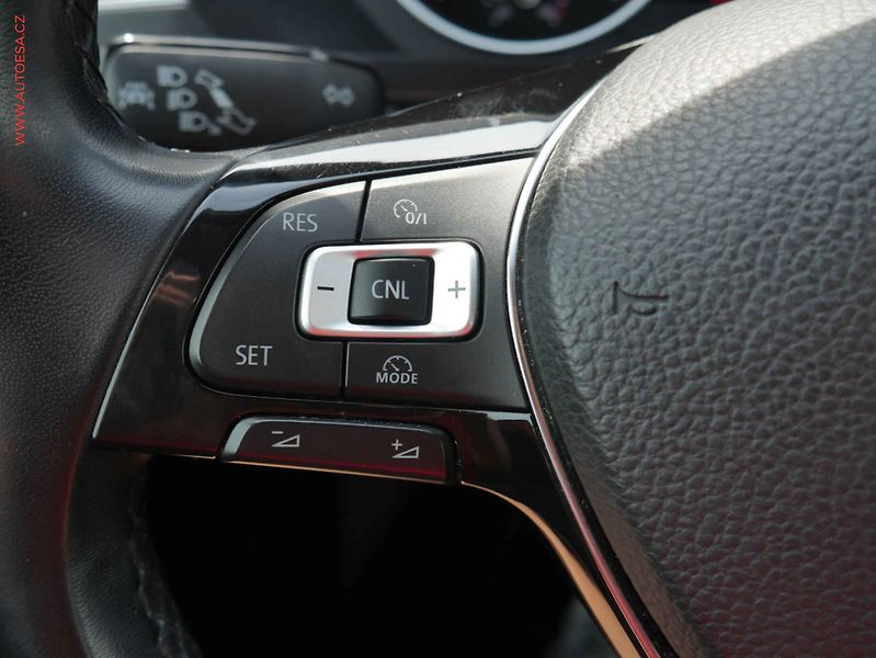 Volkswagen Tiguan (2018) 1.4 TSi, LED, navi, AC - fotka 14 z 17