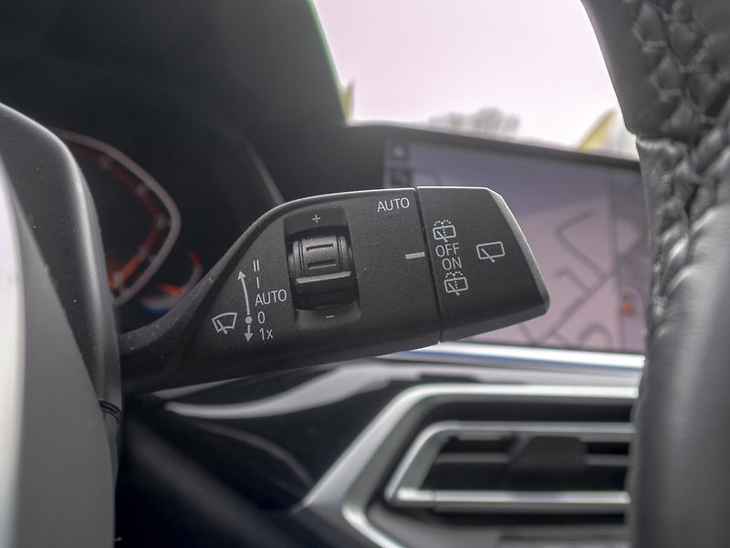 BMW X7 (2019) ČR 3.0i 250KW 7sed – INDIVIDUÁ - fotka 22 z 59