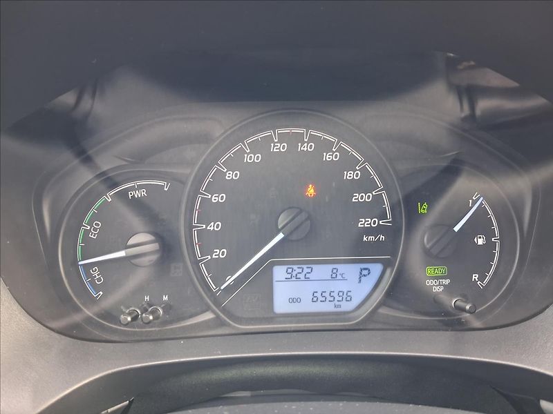 Toyota Yaris 1,5 Hybrid, ČR - fotka 12 z 13