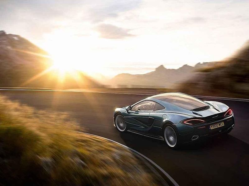 McLaren 570GT.