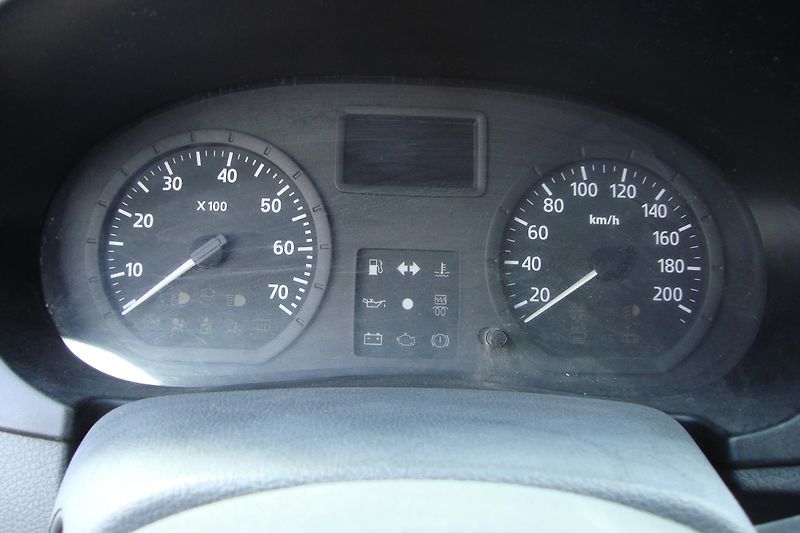 Dacia Logan (2011) 1.5 DCi, Nová STK + ME 8/2028 - fotka 36 z 39